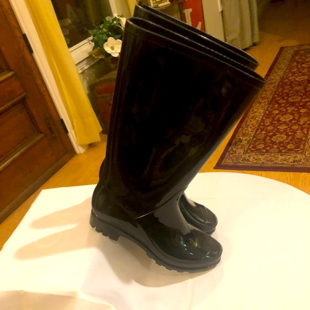Women’s Black Rain/Weather Boots size 6,not branded